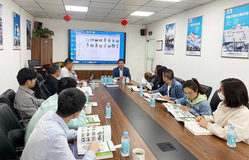 華中科技大學(xué)、中南大學(xué)一行蒞臨德森生產(chǎn)基地考察調(diào)研