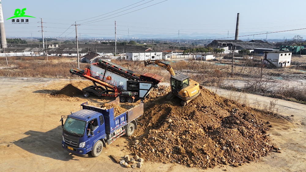 行業(yè)黑馬！德森移動(dòng)篩分一體機(jī)，破解物料處理三大痛點(diǎn)